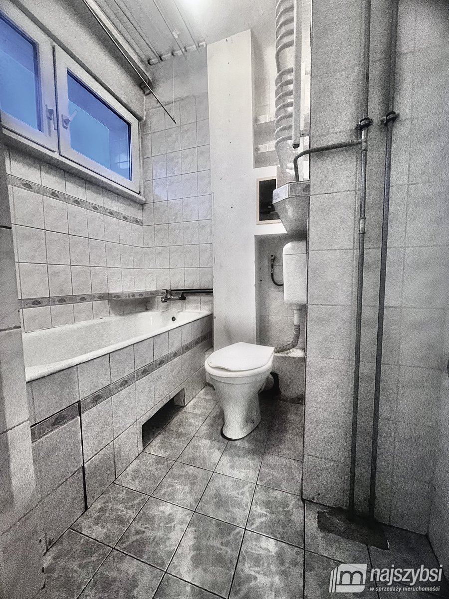 KOSZALIN-KAWALERKA W ODNOWIONYM, OCIEPLONYM BLOKU  (7)