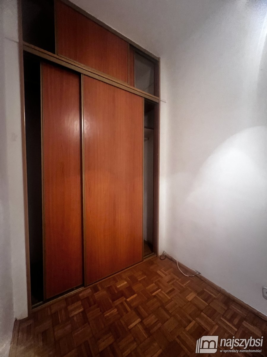 KOSZALIN-KAWALERKA W ODNOWIONYM, OCIEPLONYM BLOKU  (9)