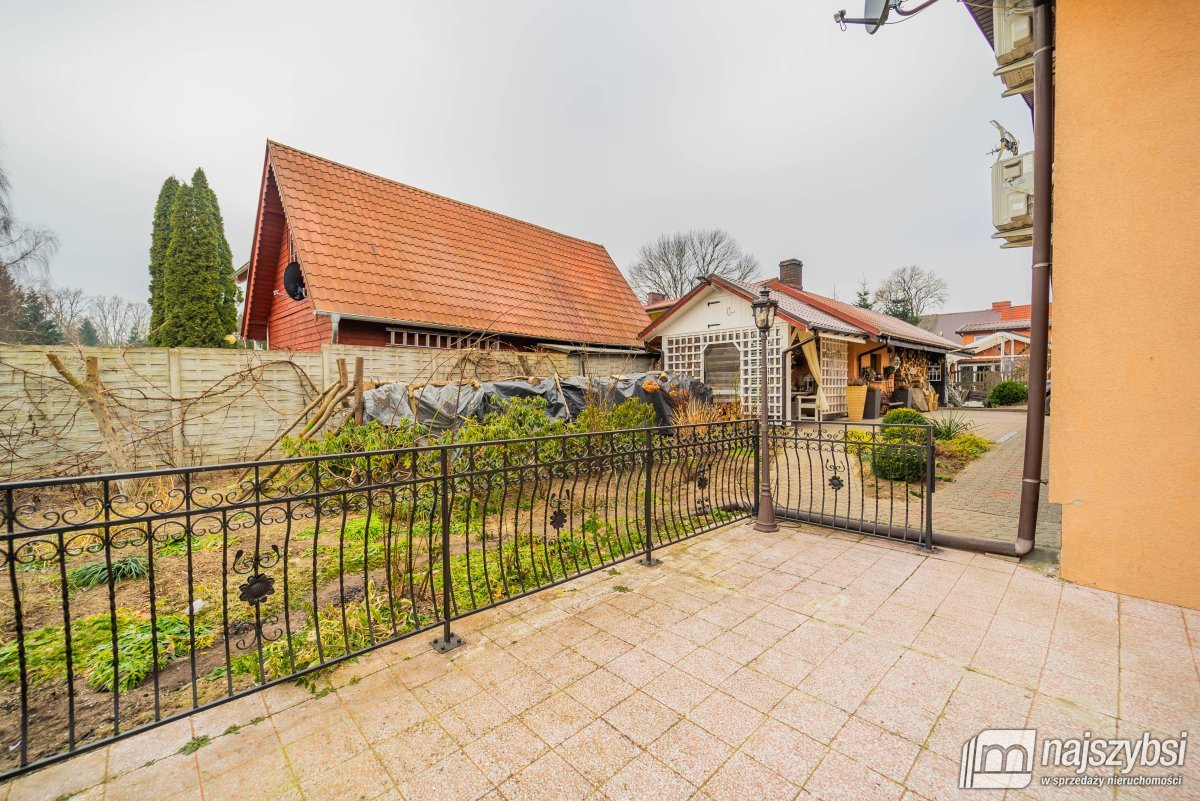 Stara Dobrzyca-Dom z widokiem na jezioro (30)