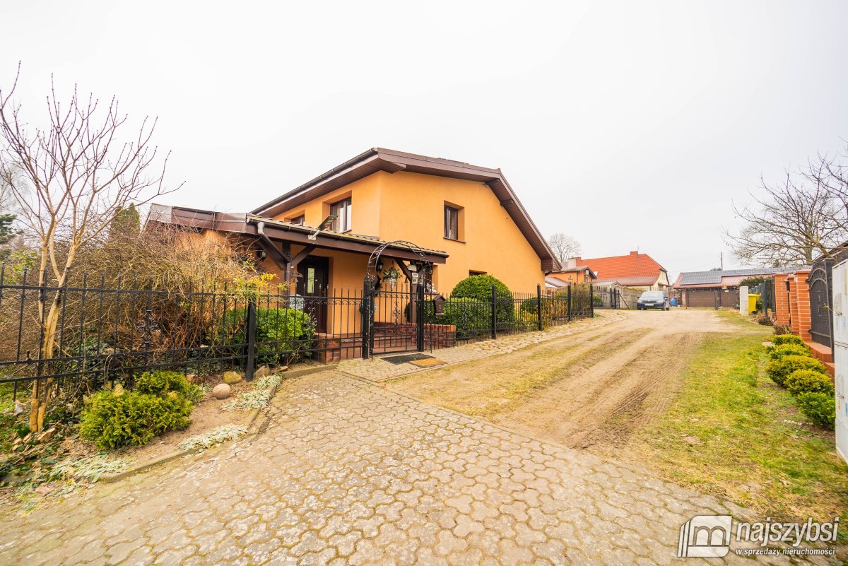 Stara Dobrzyca-Dom z widokiem na jezioro (4)