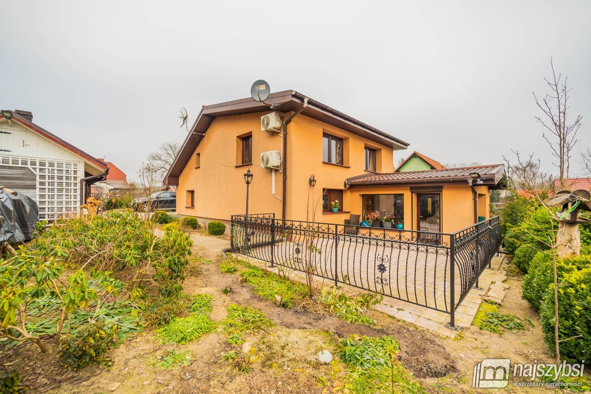 Stara Dobrzyca-Dom z widokiem na jezioro (7)