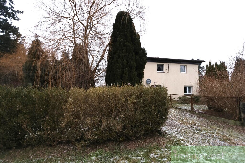 DOM SIEDLISKOWY Z DUŻĄ DZIAŁKĄ (1)