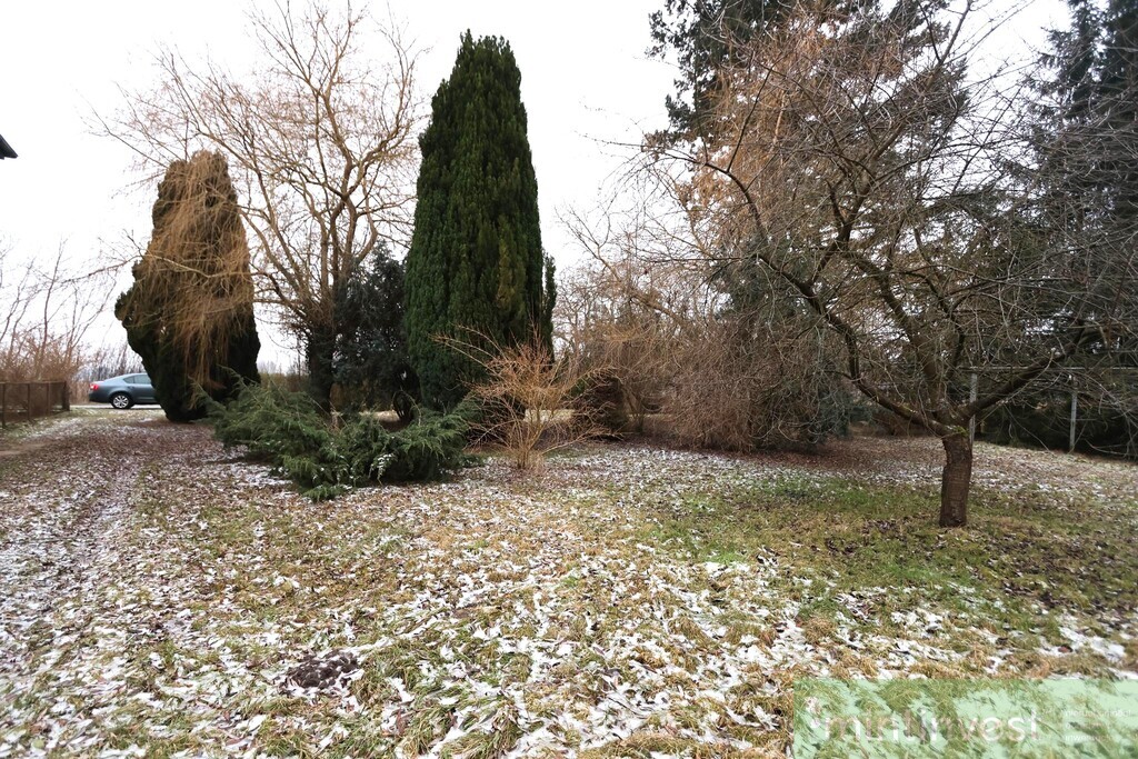 DOM SIEDLISKOWY Z DUŻĄ DZIAŁKĄ (2)