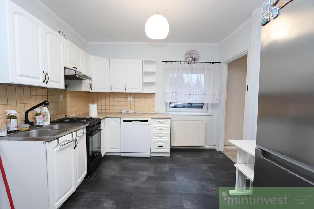 DOM SIEDLISKOWY Z DUŻĄ DZIAŁKĄ (8)