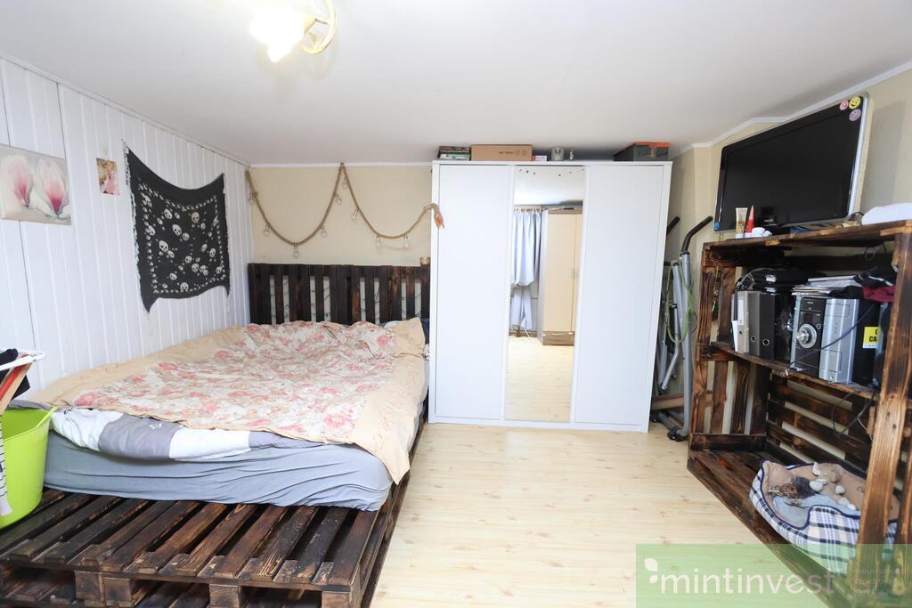 DOM SIEDLISKOWY Z DUŻĄ DZIAŁKĄ (12)