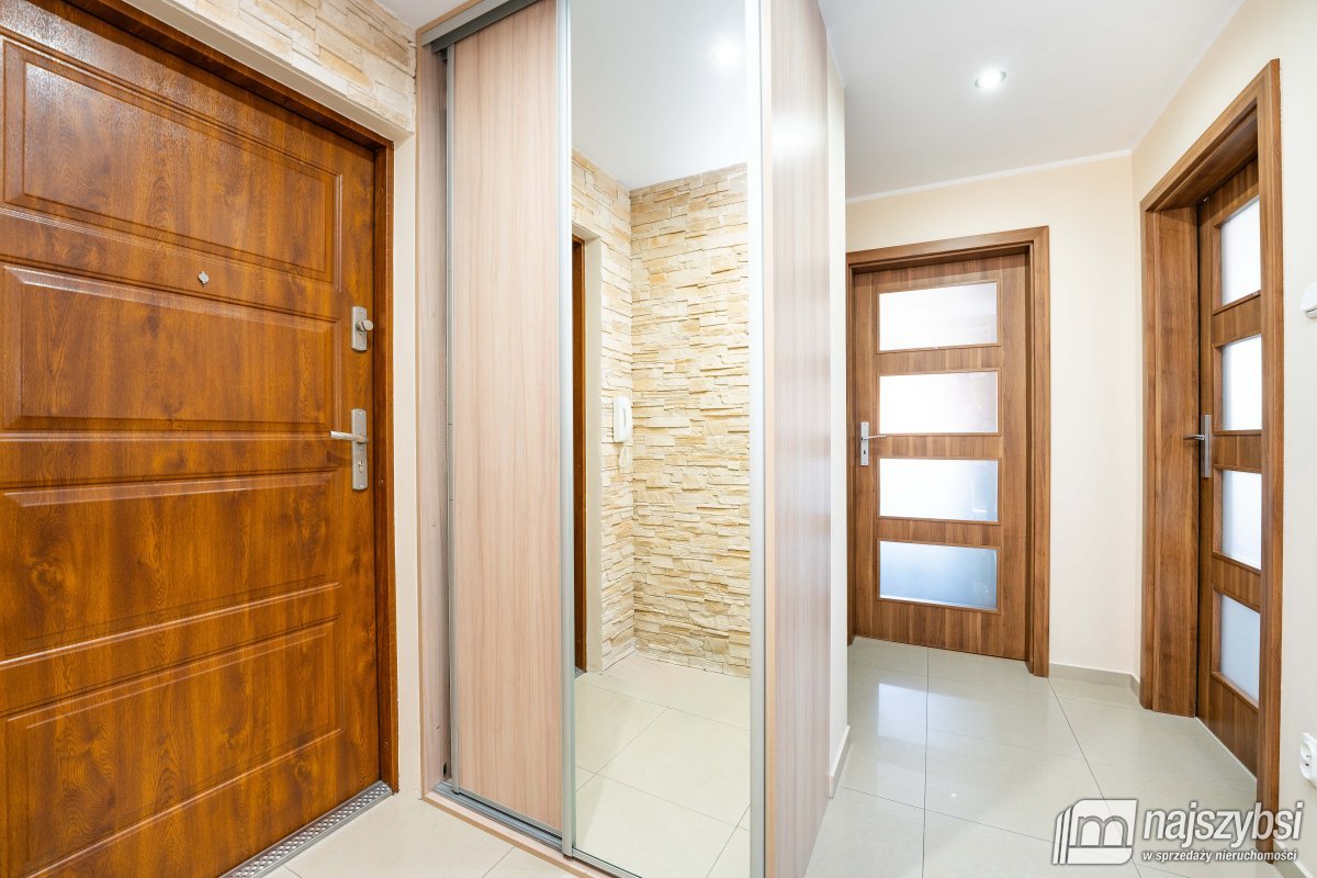 KOŁOBRZEG - PRZESTRONNE MIESZKANIE 4pok. Z GARAŻEM (11)