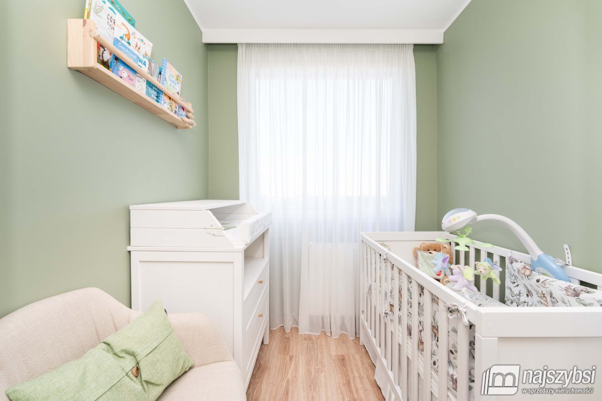 KOŁOBRZEG - PRZESTRONNE MIESZKANIE 4pok. Z GARAŻEM (16)