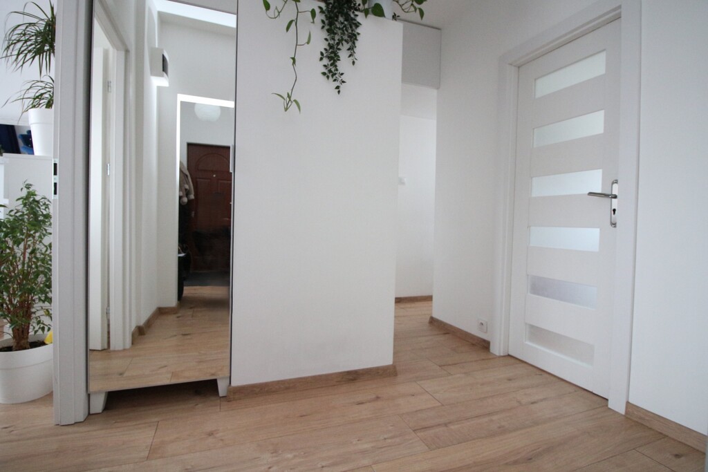 4 pokojowe mieszkanie -gotowe do zamieszkania. (7)