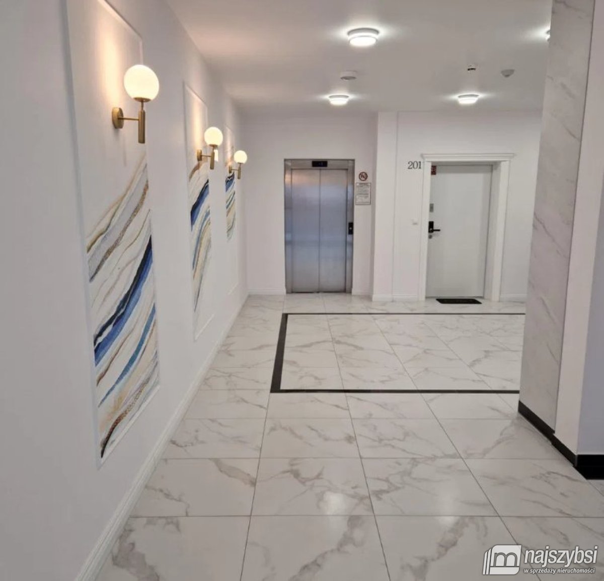 Sianożęty - ekskluzywny apartament z tarasem 15m2! (12)