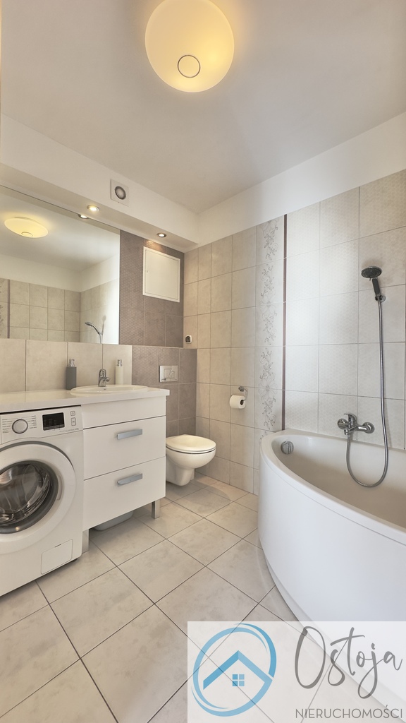 Duża kawalerka - balkon - super stan (3)