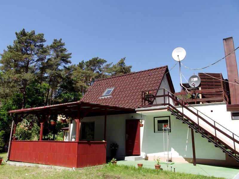 Na sprzedaż dom + 3 domki letniskowe - Pobierowo (1)