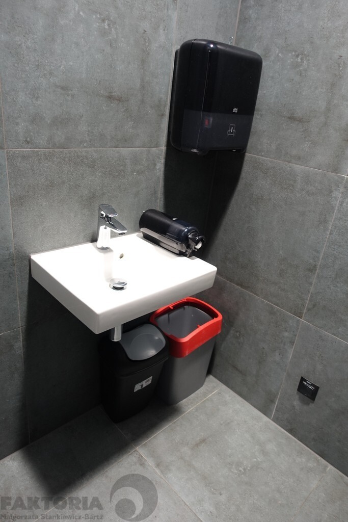 Nowoczesne biura 183m2 (12)