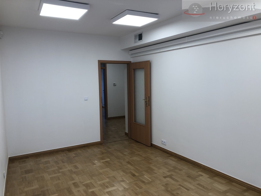Lokal biurowy 47m2 Stare Miasto, okolice Wyszaka (3)