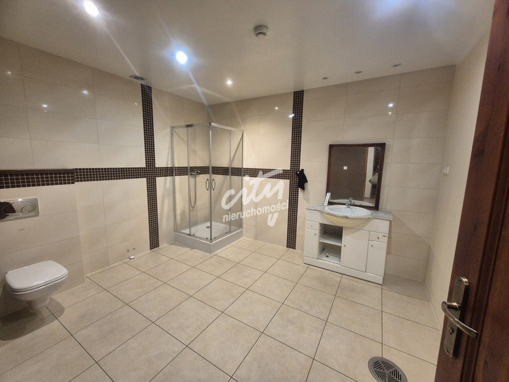 Hala na wynajem 730 m2 z biurami i placem (9)