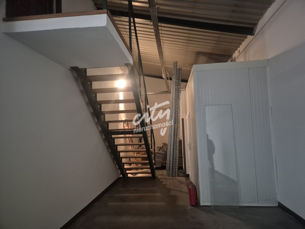 Hala na wynajem 730 m2 z biurami i placem (12)