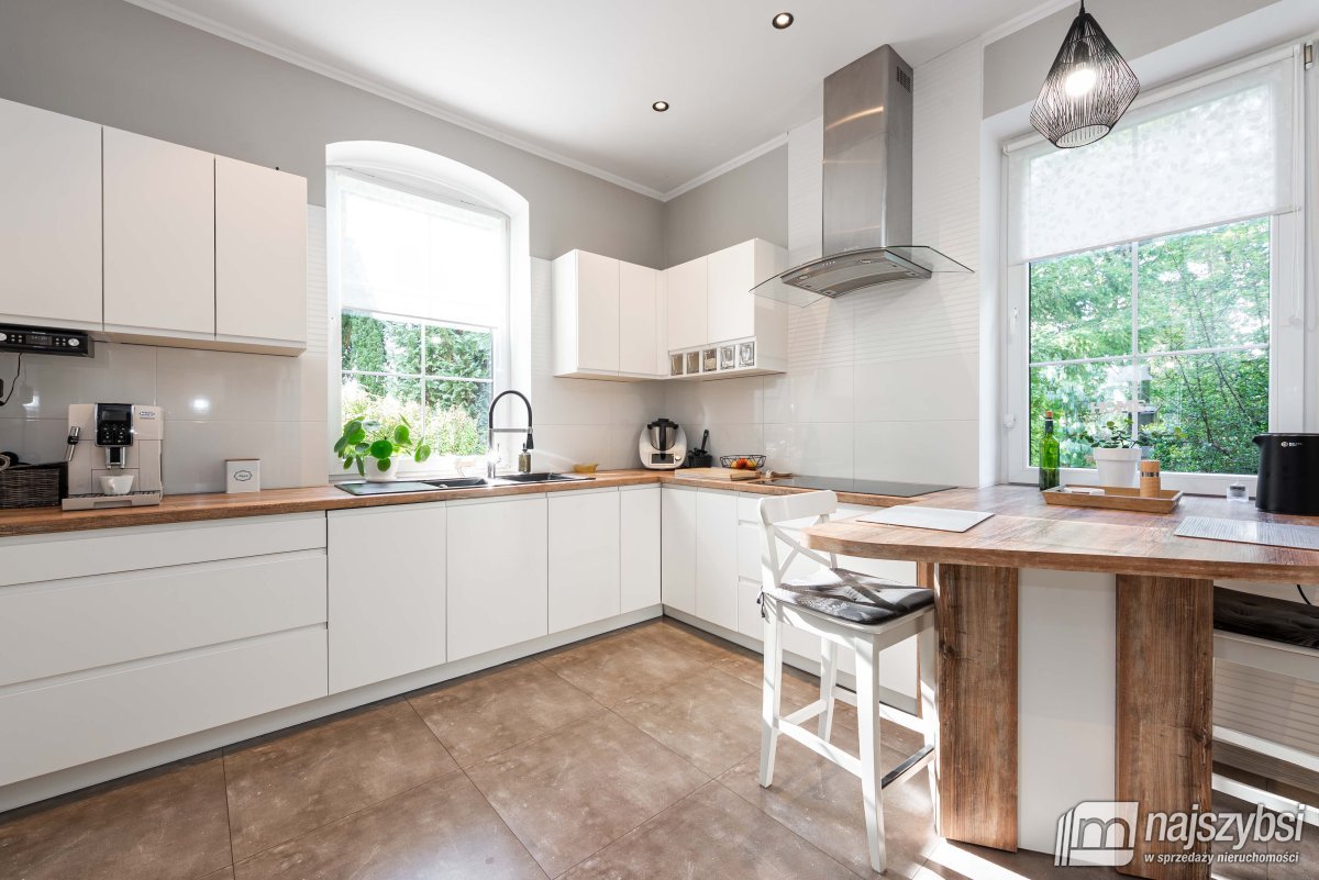 PARSOWO-DUŻA POSIADŁOŚĆ NA UBOCZU  (16)