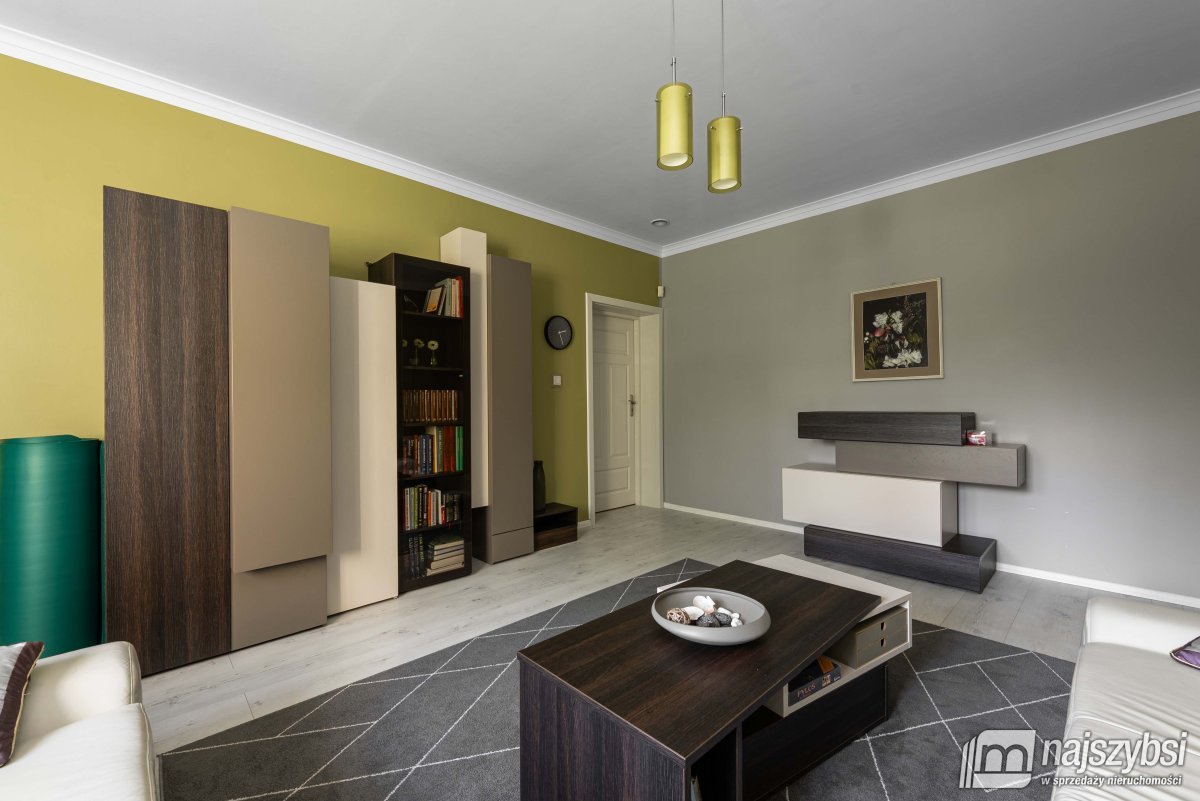 PARSOWO-DUŻA POSIADŁOŚĆ NA UBOCZU  (22)