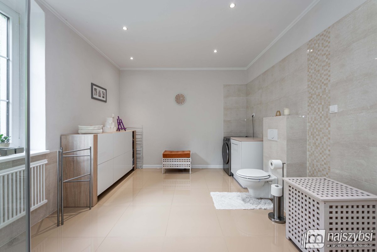 PARSOWO-DUŻA POSIADŁOŚĆ NA UBOCZU  (23)