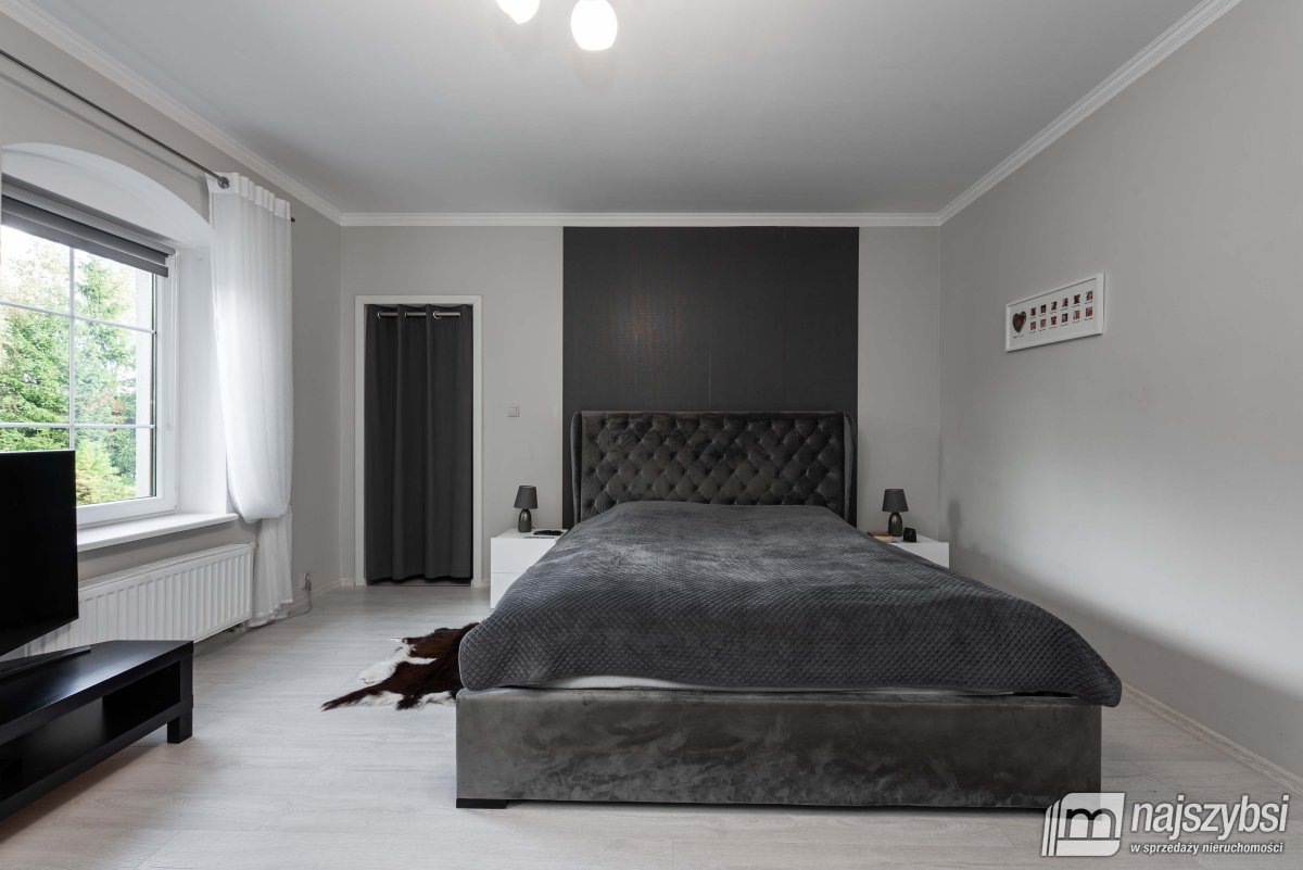 PARSOWO-DUŻA POSIADŁOŚĆ NA UBOCZU  (27)