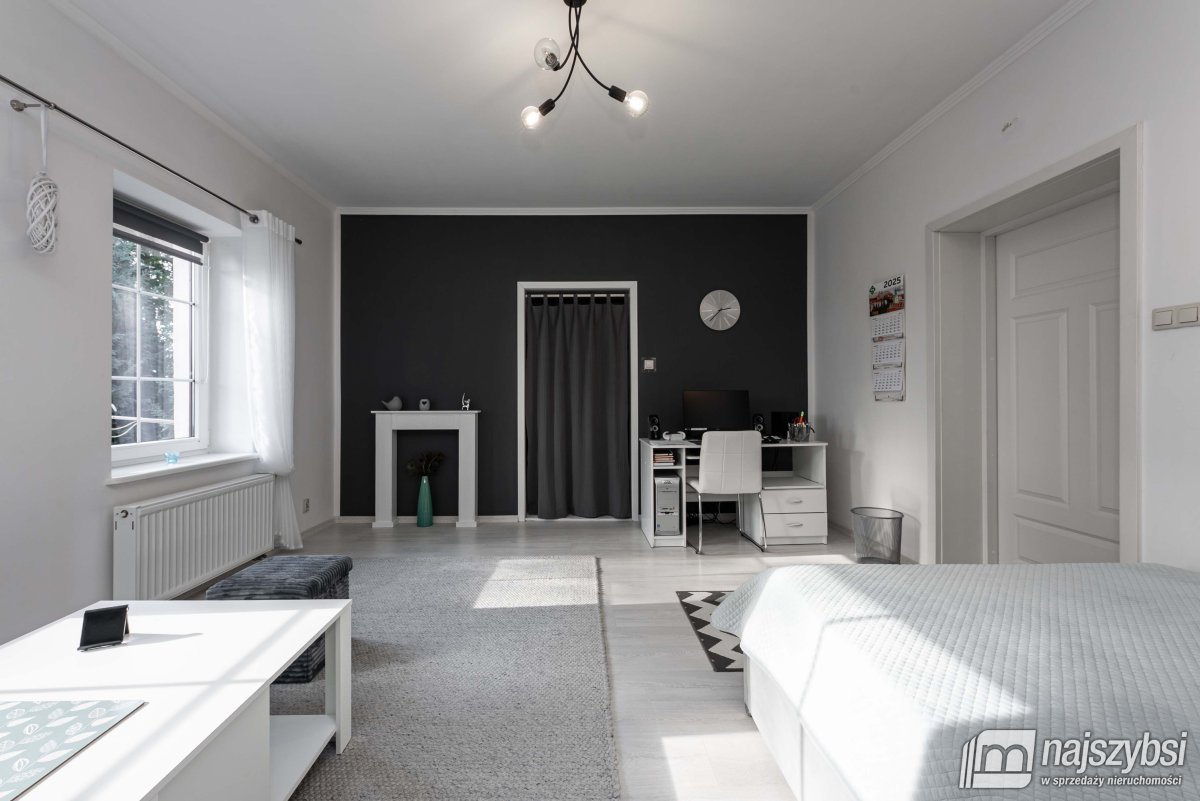 PARSOWO-DUŻA POSIADŁOŚĆ NA UBOCZU  (35)