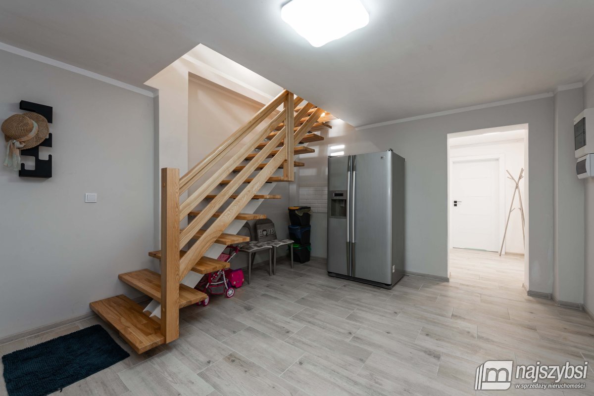 PARSOWO-DUŻA POSIADŁOŚĆ NA UBOCZU  (36)