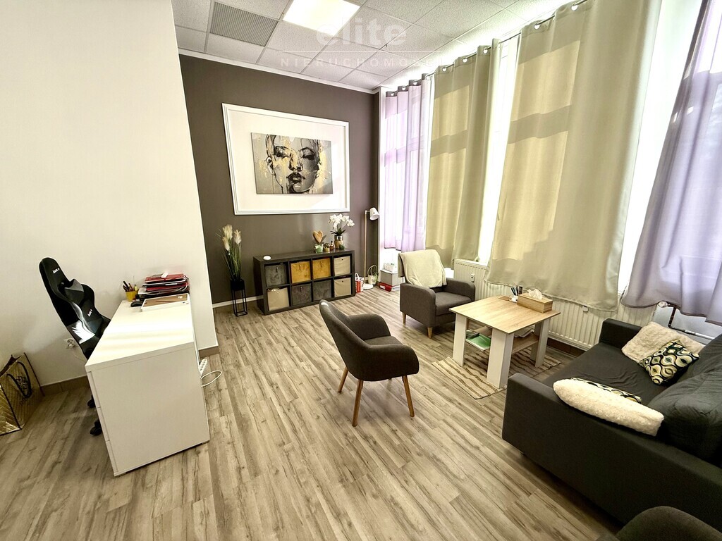 Os. Majowe, 89m2 lokal handlowo-usługowy, parter (1)