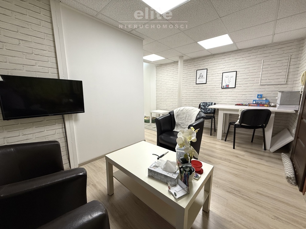 Os. Majowe, 89m2 lokal handlowo-usługowy, parter (8)