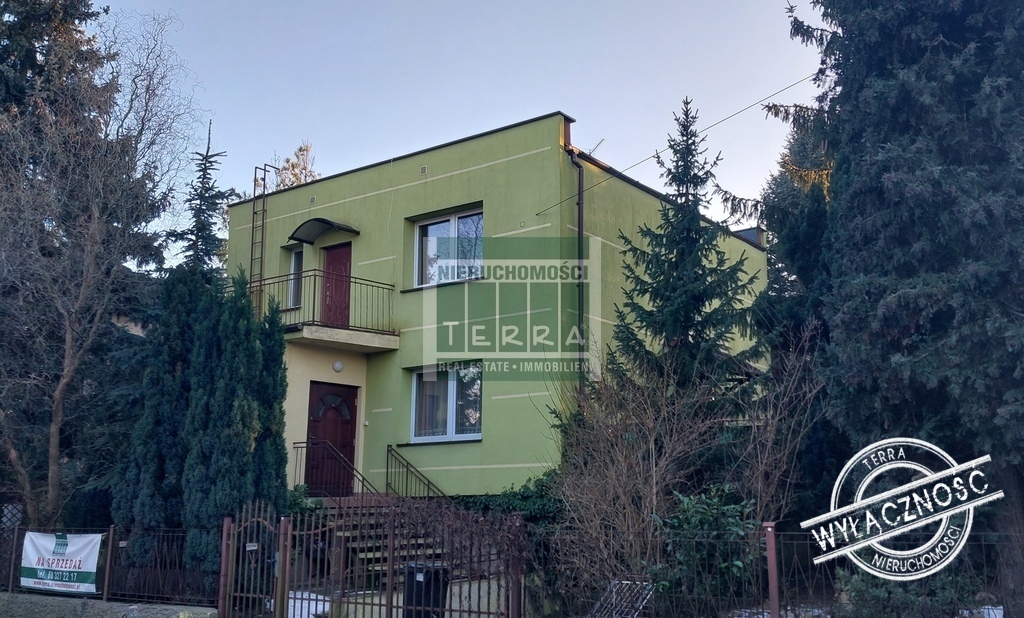 Zielony dom tonący w zieleni (20)