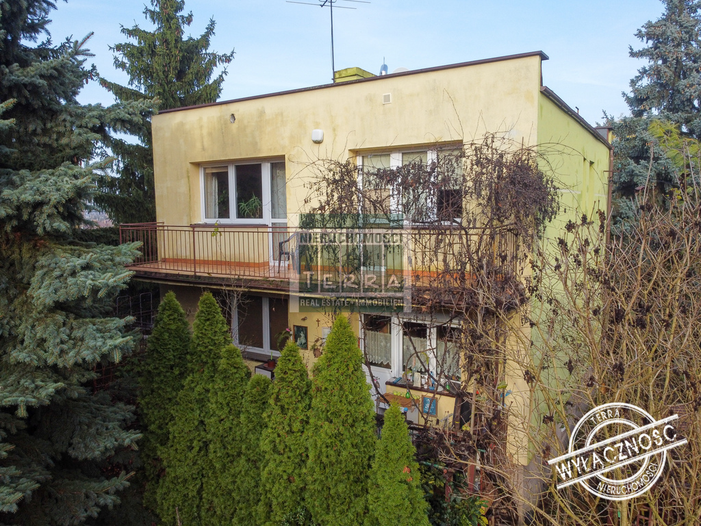 Zielony dom tonący w zieleni (2)