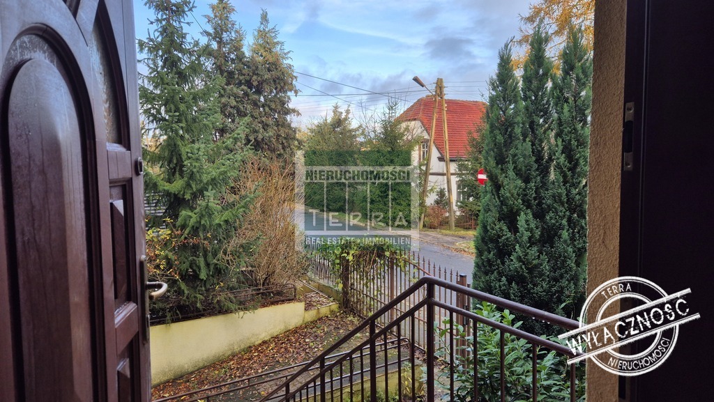 Zielony dom tonący w zieleni (19)