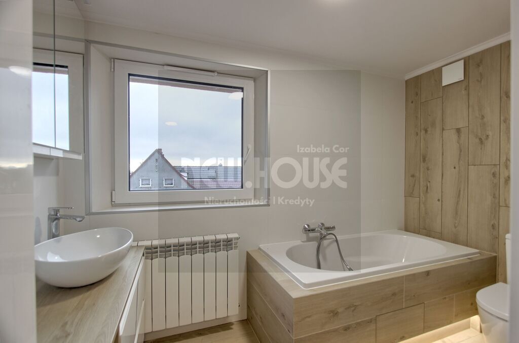 Dom z dużym ogrodem Warszewo (12)