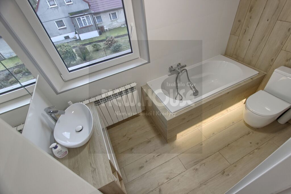 Dom z dużym ogrodem Warszewo (13)