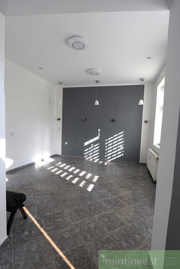 Lokal usługowy na wynajem (1)