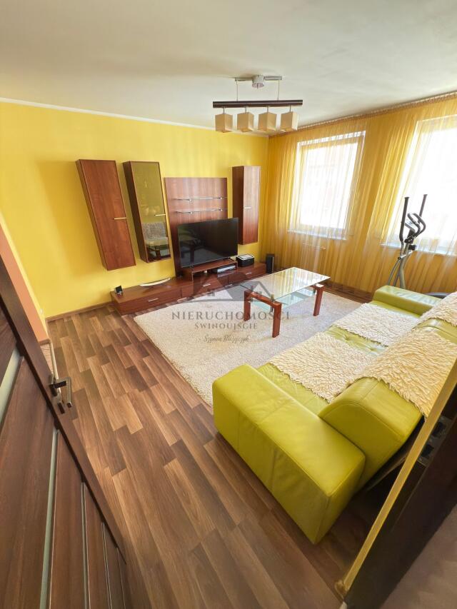 2 pokojowe mieszkanie na deptaku w centrum Świnoujścia - urządzone (1)