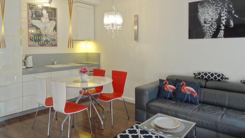 Apartament przy lesie - 300m do plaży na sprzedaż - 2 pokoje + garaż (1)