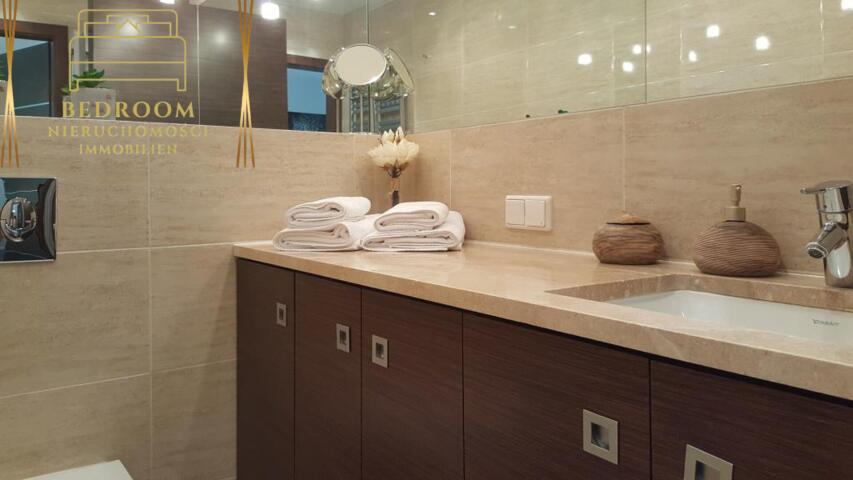 Apartament przy lesie - 300m do plaży na sprzedaż - 2 pokoje + garaż (13)