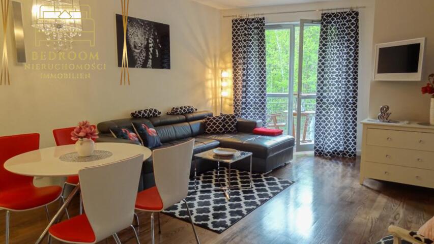 Apartament przy lesie - 300m do plaży na sprzedaż - 2 pokoje + garaż (2)