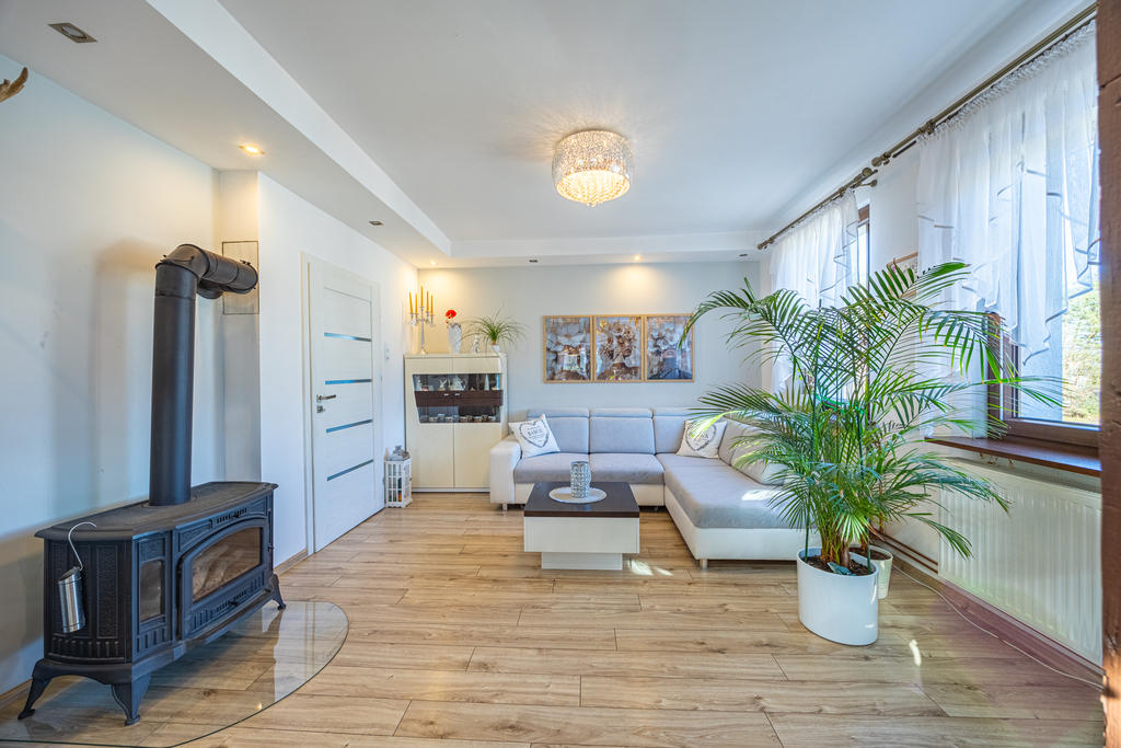 Atrakcyjny dom dwurodzinny w Trzeszczynie k. Polic (10)