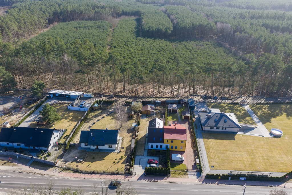 Atrakcyjny dom dwurodzinny w Trzeszczynie k. Polic (13)