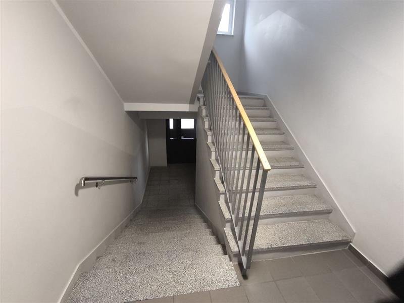 Spółdz. wł. piętro:0/4 loggia 3pok Spasowskiego (10)