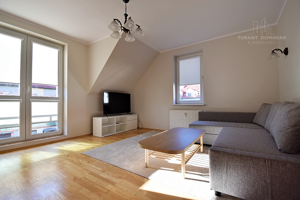 Słoneczne trzypokojowe mieszkanie z balkonem (2)