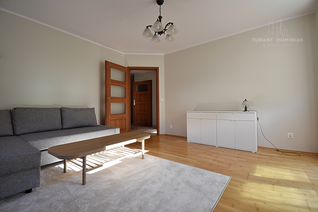 Słoneczne trzypokojowe mieszkanie z balkonem (3)