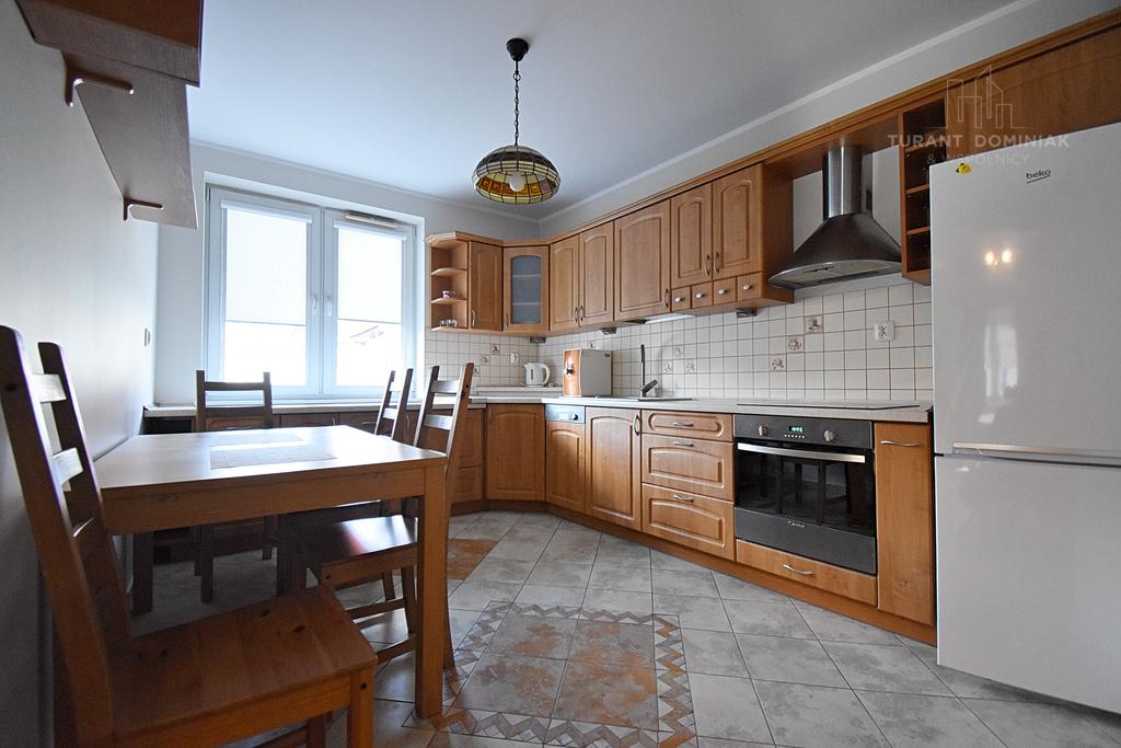 Słoneczne trzypokojowe mieszkanie z balkonem (1)