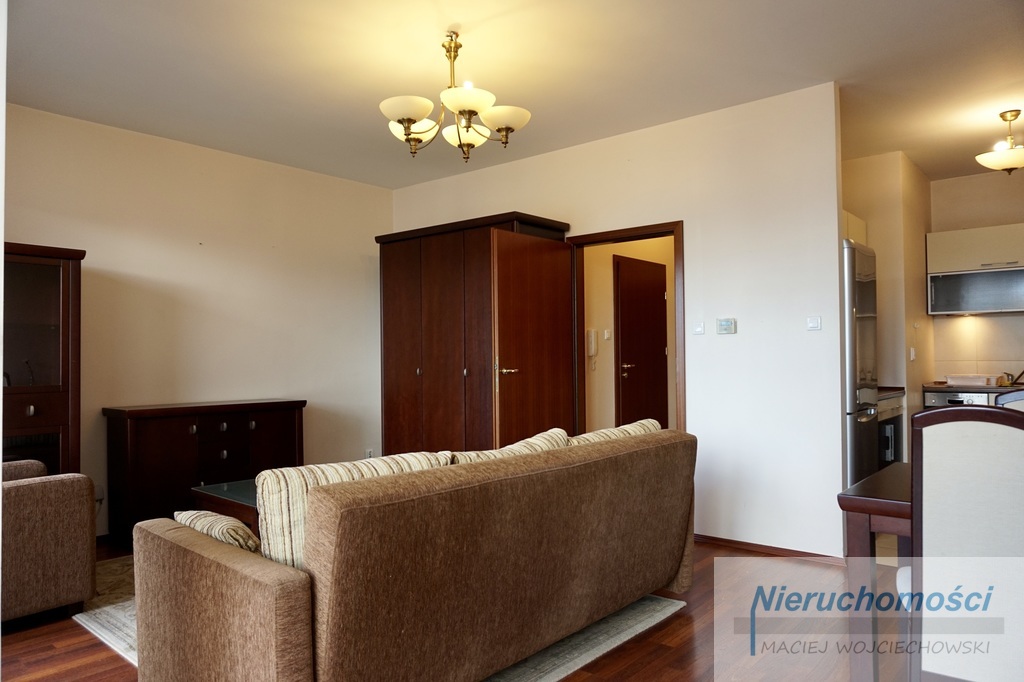 Kawalerka, balkon, ścisłe centrum (3)