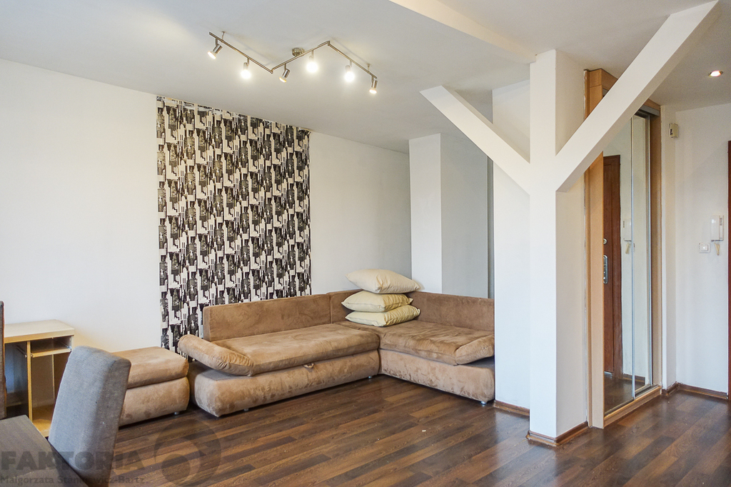 2 pokoje 49,26 m2, stan dobry, IV p 370000 (18)