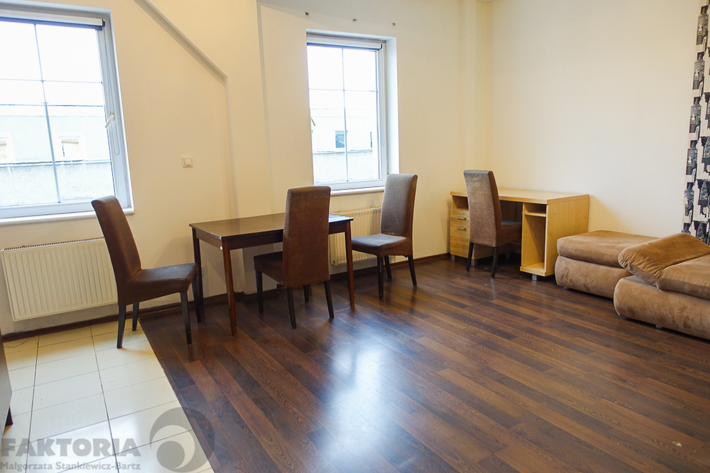 2 pokoje 49,26 m2, stan dobry, IV p 370000 (21)