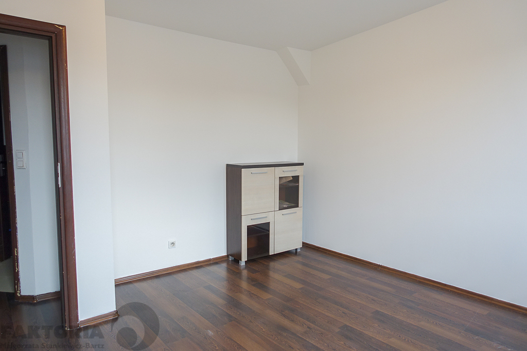 2 pokoje 49,26 m2, stan dobry, IV p 370000 (26)