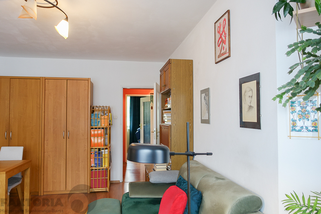 Pomorzany 2 pokoje 49,95 m2, III p. 2002 r. balkon (30)