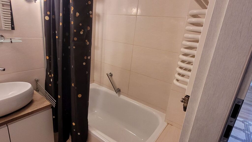 2 pokoje  w pobliżu Jasnych Błoni (10)