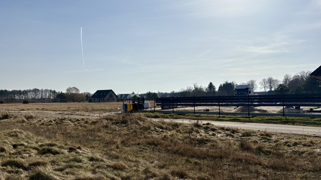 Działka narożna 1225 m2 - Niedźwiedź | Media (2)